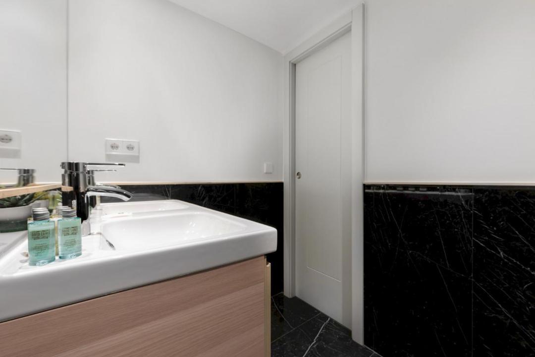 2 Bedrooms 1 Bathroom Furnished - Justicia - Executive Style - Mintystay Madrid Eksteriør bilde