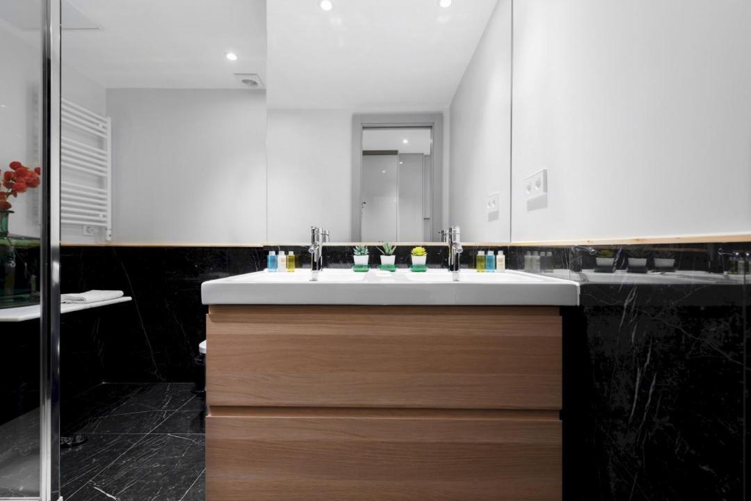 2 Bedrooms 1 Bathroom Furnished - Justicia - Executive Style - Mintystay Madrid Eksteriør bilde